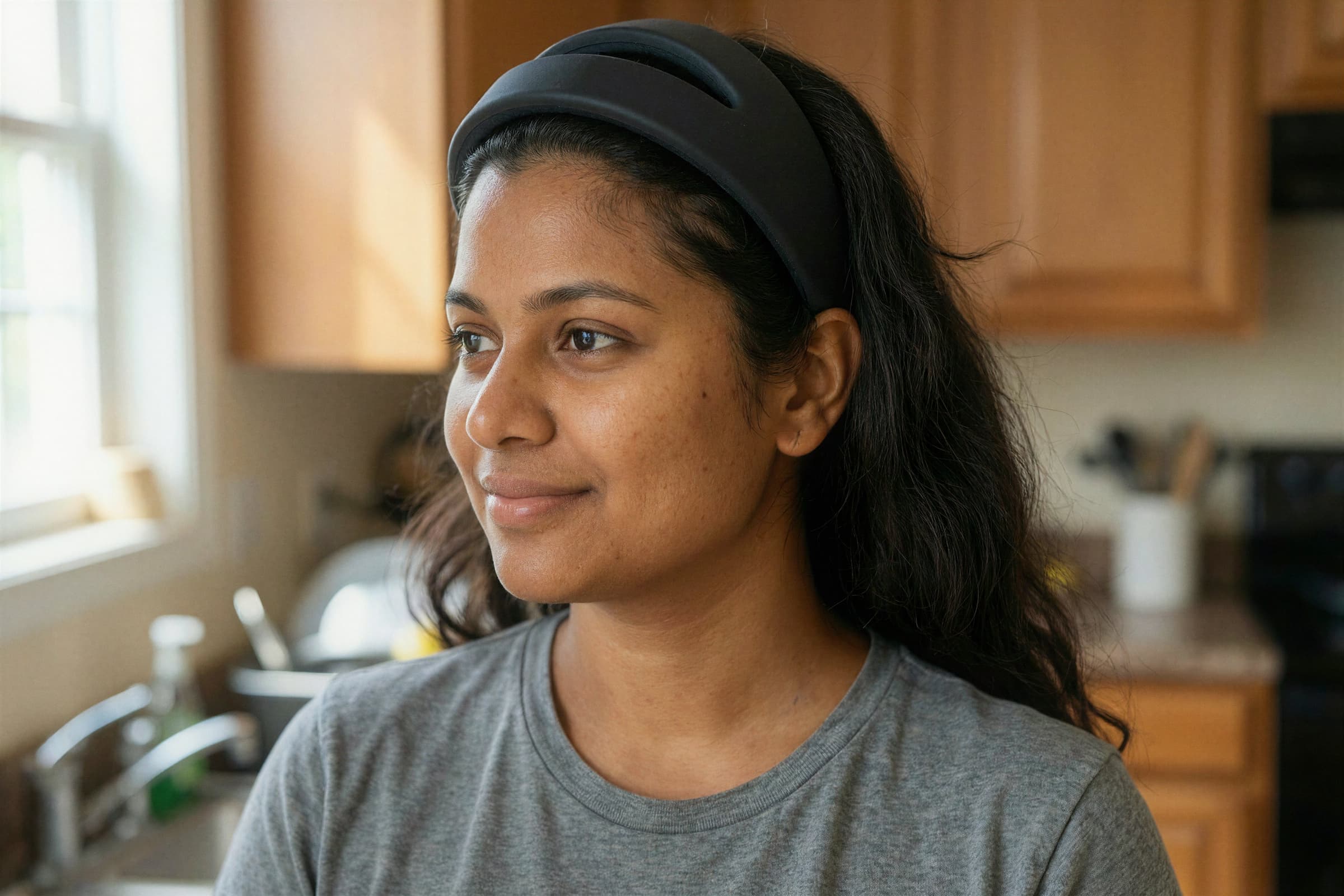 Woman wearing Nettle device